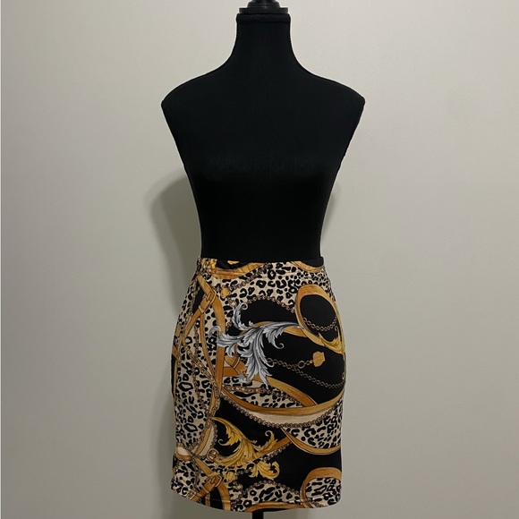 Chain Print Skirt - Picture 1 of 8